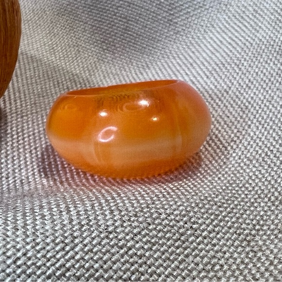 Orange vintage plastic ring 1960s – 1970s - Picture 2 of 4